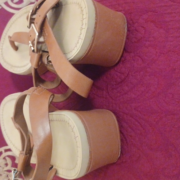 Journee Collection camel sandals - Picture 6 of 8
